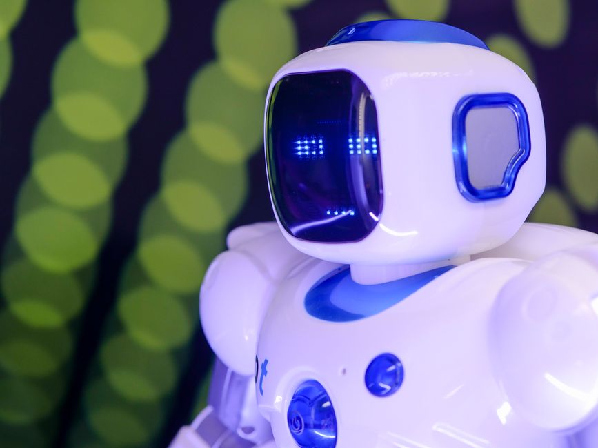 Robot umanoide intelligenza artificiale incarnata